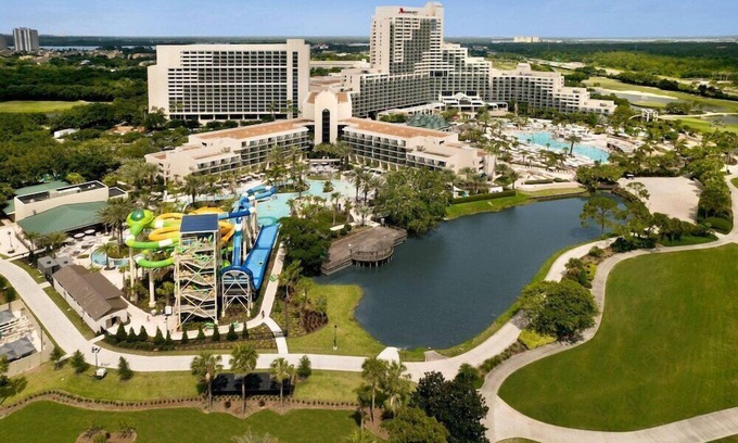 Florida Central Atlantic Coast Hotel | 2 Connecting Suites at a 4⭐️ Hotel