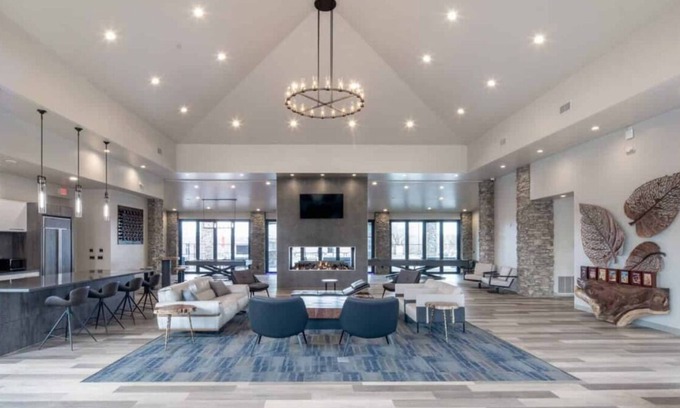 Camp Verde Casa | 2 Convenient Units! FREE Parking, Outdoor Pool, Pets Allowed, Near Busch Gardens