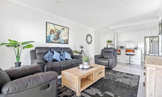 Cloverdale Apartamento | 2 Conveniently Quiet Cloverdale 2BR 2BA Parking