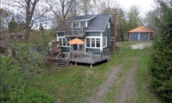 Bracebridge Cabaña | 2 Cozy Cottages on Bowyers Beach Road