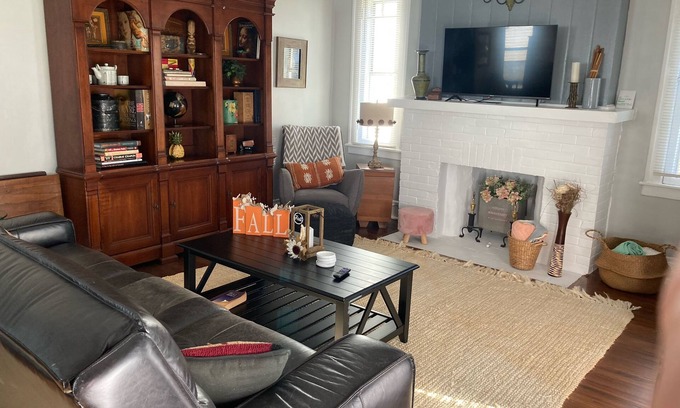 Ashland Casa | 2 King Bedrooms/1 full bath Country Club Cabana