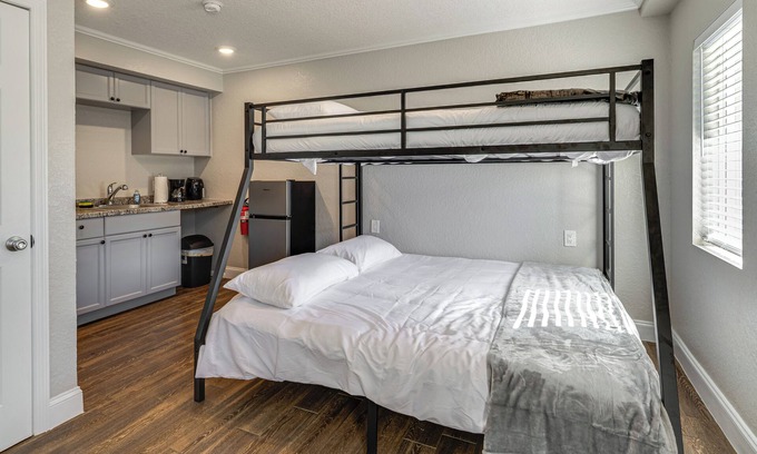 Homosassa Apartamento | 2 Mi to Chassahowitzka River! Cozy Resort Studio