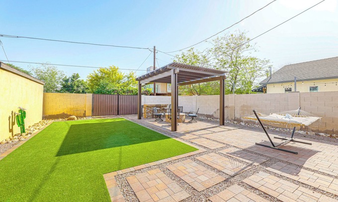 Coronado Casa | 2 Mi to Dtwn Phoenix: Historic Home w/ Yard