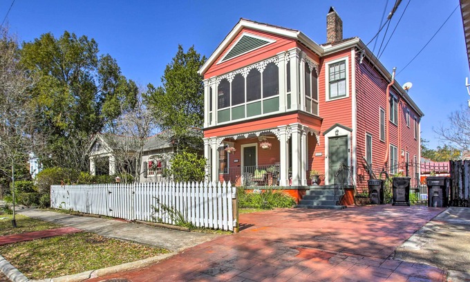 Bayou St. John Casa | Elegante casa histórica de NOLA con porche, a pie del parque de la ciudad