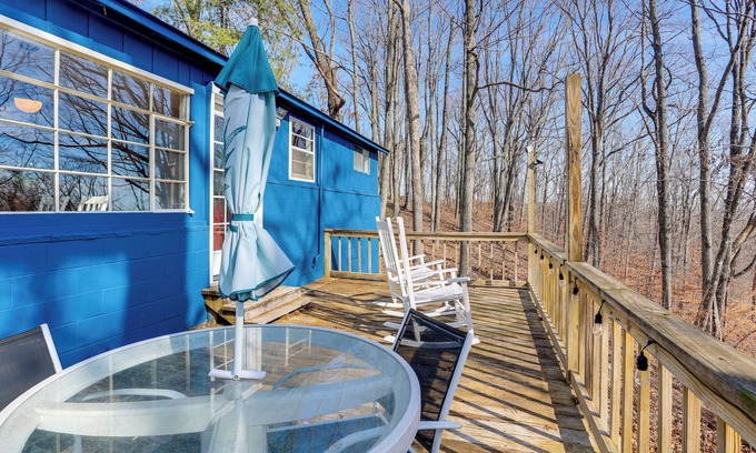 Eva Cabina | 2 Mi to Kentucky Lake: Cabin w/ Deck & View in Eva
