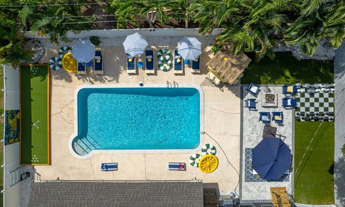 Seminole Casa | 2 Miles to the Beach Pool Hot Tub Putt Putt