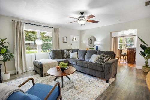 Gainesville Casa | 2 Miles to UF & DT - Pergola Fire Pit Game Room