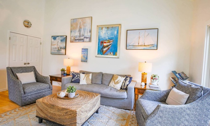 Isle of Palms Casa | 2 Minute Walk to Beach; Access to Community Pool and Pickle Ball, Basketball & Tennis Courts