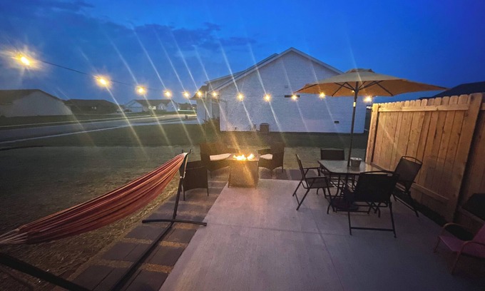 De Pere Casa | 2 Night minimum! 10 miles from Lambeau