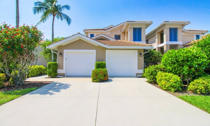 North Naples Condominio | 2 PLUS DEN2 BATH CONDO IN BARBADOS AT TARPON COVE, 1ST FLOOR, SEASONAL