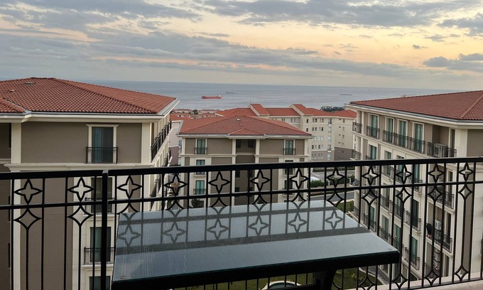 Beylikduzu Apartamento | 2 Room Apartment With Amazing Sea View