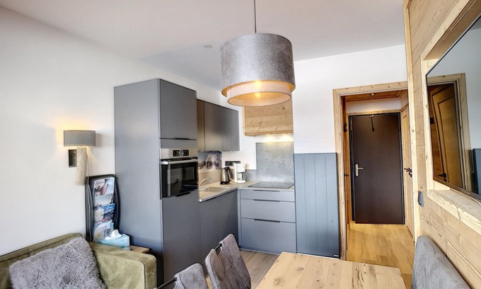 Les Bruyeres Apartamento | Reformado: 2 piezas, 4 pers, WiFi, a pie de pista, balcón!