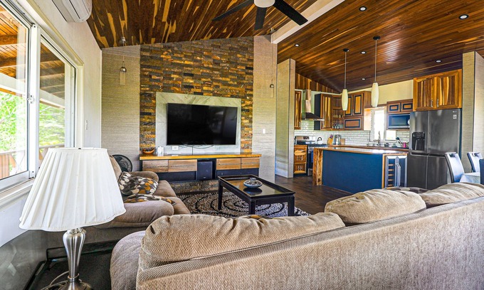 Santa Elena Casa | 2-story mtn-view home with huge terrace, hammock, grill, patio, outdoor dining