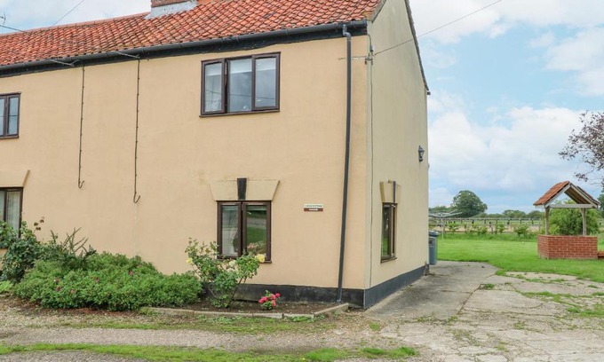 Hainford Casa | 2 Stud Cottage