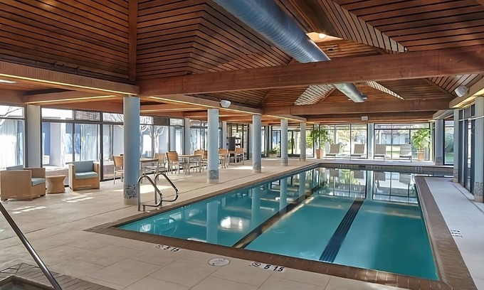 Berkeley Hotel | 2 Units | Spacious Waterfront Stay near Berkeley Marina with Pool Access