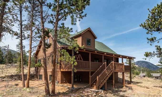 Carriage Hills Casa | 20-NCD0176 - Moose Mountain Lodge, Secluded Log Home w/Beautiful Mountain Views