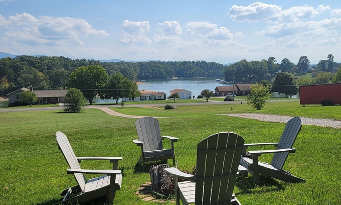 Dandridge Cabina | 20% Off Book By 10/31 Lake & Mountain View, Hot Tub