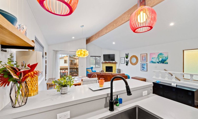 Port Hueneme Casa | 20% Off Oct 23-23 Steps To Sand, Clean,Quiet, Cozy