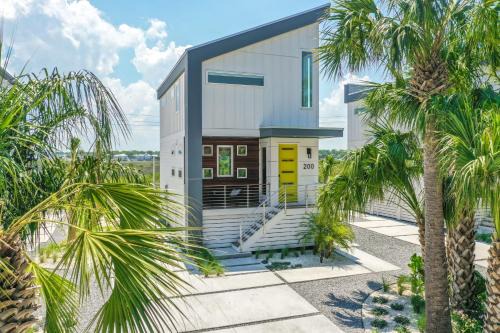Lincolnville Casa | 200 Riberia - Downtown Waterfront Luxury Home