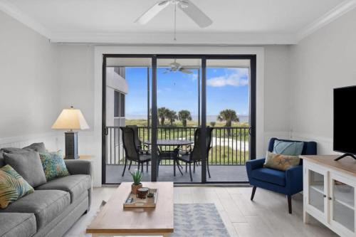 Captiva Casa | 2004 Beach Villa - Captiva Two Bedroom Premier Beachfront Residence