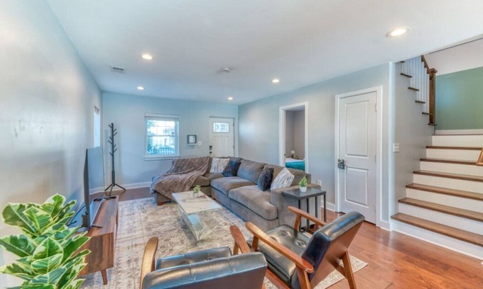 Nauck Casa | 2014 S Langley · NewBuild*KingBed*PrvBackyard*Park4*10mins->DC