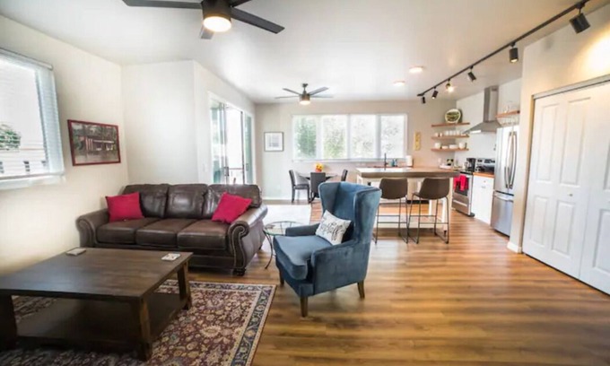 Southside Apartamento | 201The Lofts, by Flagtown, 2 bed 2 bath