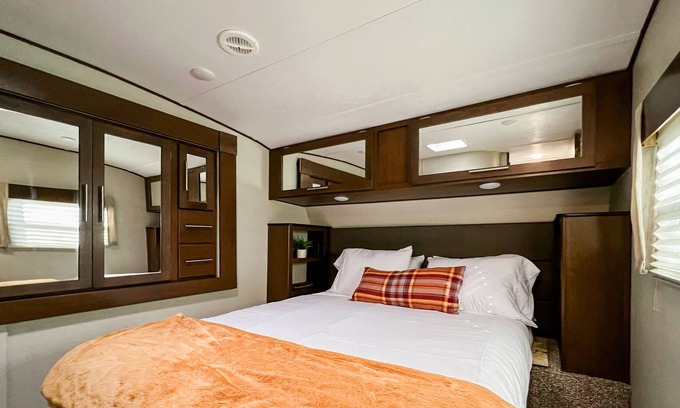 Gold Hill Casa | 2021 RV with everything you need for a cozy stay! River Access at the RV park.
