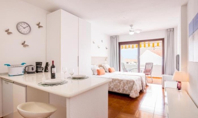 San Eugenio Apartamento | 2023 Garden City, heated POOL!