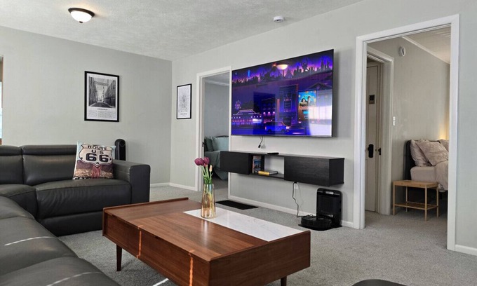 Springfield Casa | 2041 W College St., Springfield, MO 65806, USA