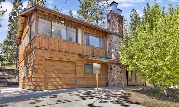 Big Bear Cabina | 2160-the Malabear Cabin 4 Bedroom Home by RedAwning