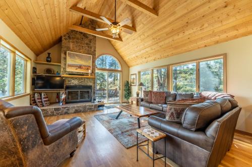 Keystone Casa | 217 Summerwood Drive by Summit County Mountain Retreats