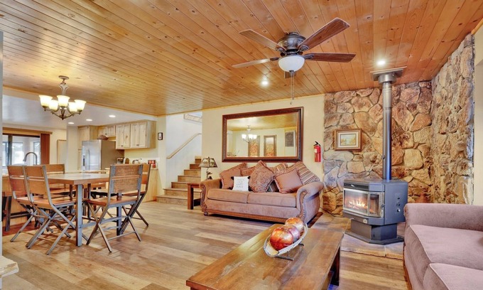 Big Bear Chalet De Esquí | 2251-downey Family Retreat 2 Bedroom Chalet by Redawning