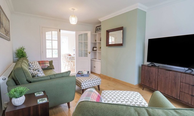 Halesworth Cabaña | 23 CHURCH FARM LANE, family friendly, with a garden in Halesworth