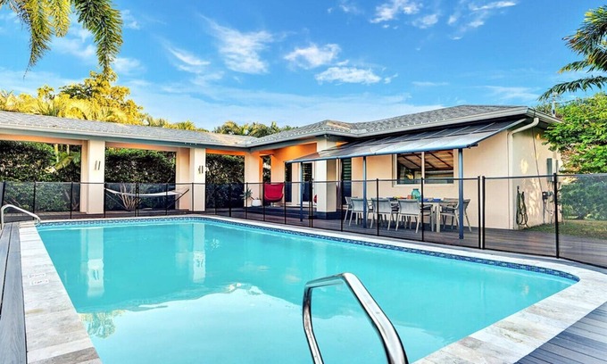 Dania Beach Villa | 235 SE 6th St Dania Beach