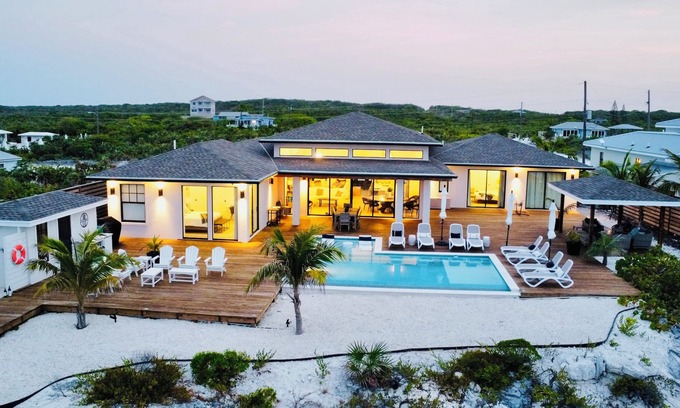 William's Town Casa | 23Exuma *LUXURY, TOP BEACH* 5 Bedrooms* 6 Bathrooms* Heated Pool*Top Lux Rental