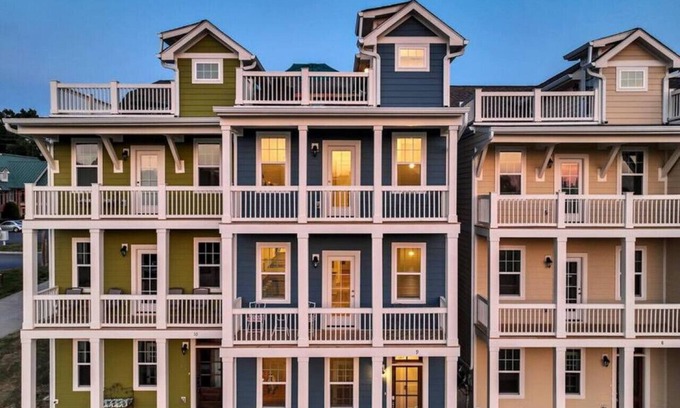 Lakewood Casa | 24 Guest Lake Hangout with 12 beds!