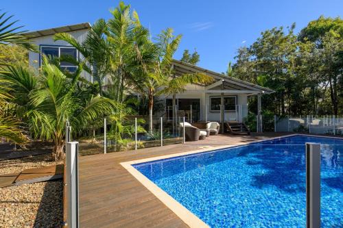 Rainbow Beach Casa | 24 Naiad Court - Rainbow Shores. Pool. Wifi. Walk to beach