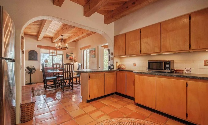El Prado Casa | 25 min to Ski | views | Firepit | Privacy