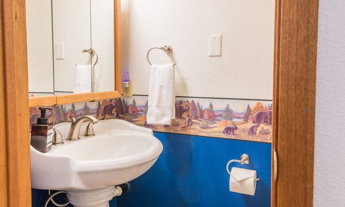 Port Angeles Casa | 27 acres de bosques con vistas a la montaña cerca del Parque Nacional Olímpico