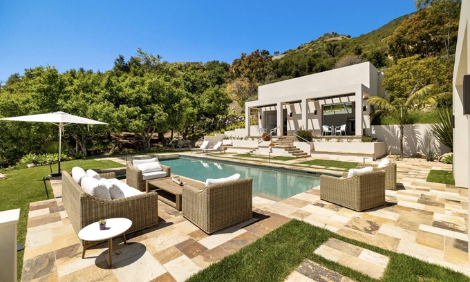 Montecito Casa | 270-degree Ocean Views, 47’ heated pool, stunning contemporary coastal retreat.