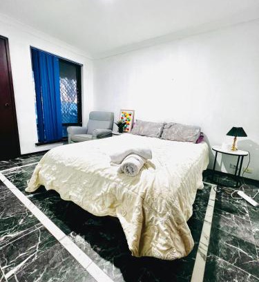 Booragoon Casa | 28 OFF Affordable Beautiful Queen Bedroom Near City Swan River Fremantle University