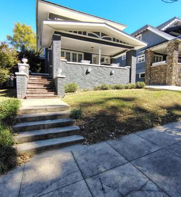Birmingham Casa | 29th Street Trendy Lakeview Craftsman 8