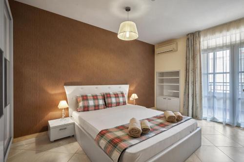 Chernomorets Apartamento | 2BD Flat with Balcony in Flores Garden Complex by Flat Mаnаger