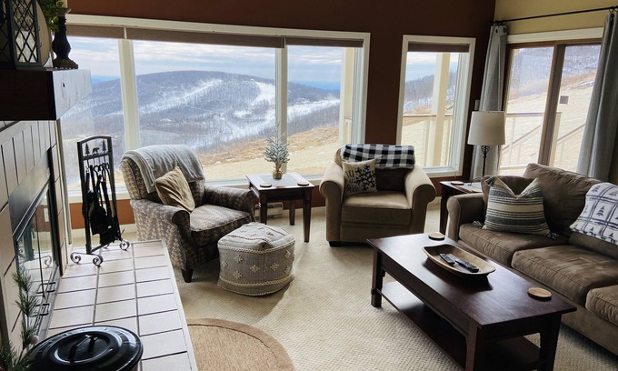 Chestnut Springs Condominio | Condominio que admite mascotas en Overlook -Wintergreen Resort! Fantásticas vistas!