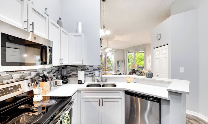 Hallandale Beach Apartamento | 2Bedroom 2Bath Water View Apartment