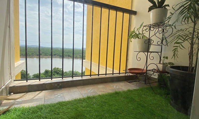 Kelambakkam Apartamento | 2BHK Lake View Barcelona Theme Apartment - Chennai