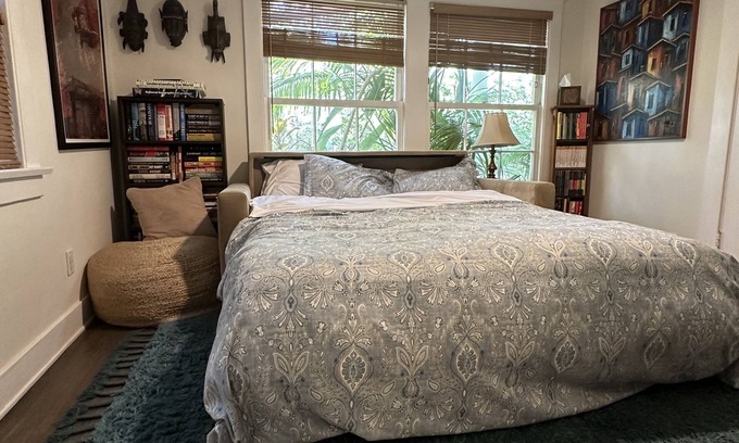 West Hollywood Casa | 2BR 1Bath WeHo craftsman BACKYARD PARADISE - dog heaven