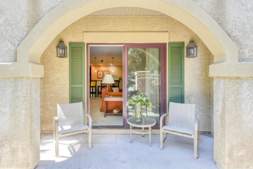 St. Augustine Casa | 2BR 2 with fenced courtyard patio 4106R2