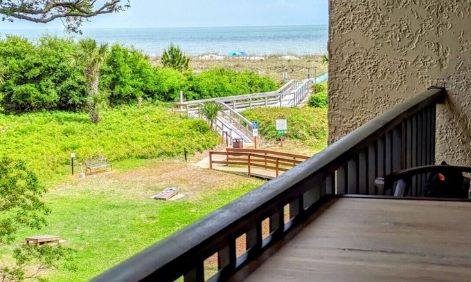 Folly Field Condominio | 2BR/2BA Luxury Oceanfront Condo