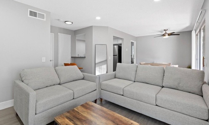 Colton Apartamento | 2BR/2BA Queen Suite APT w/ Pool